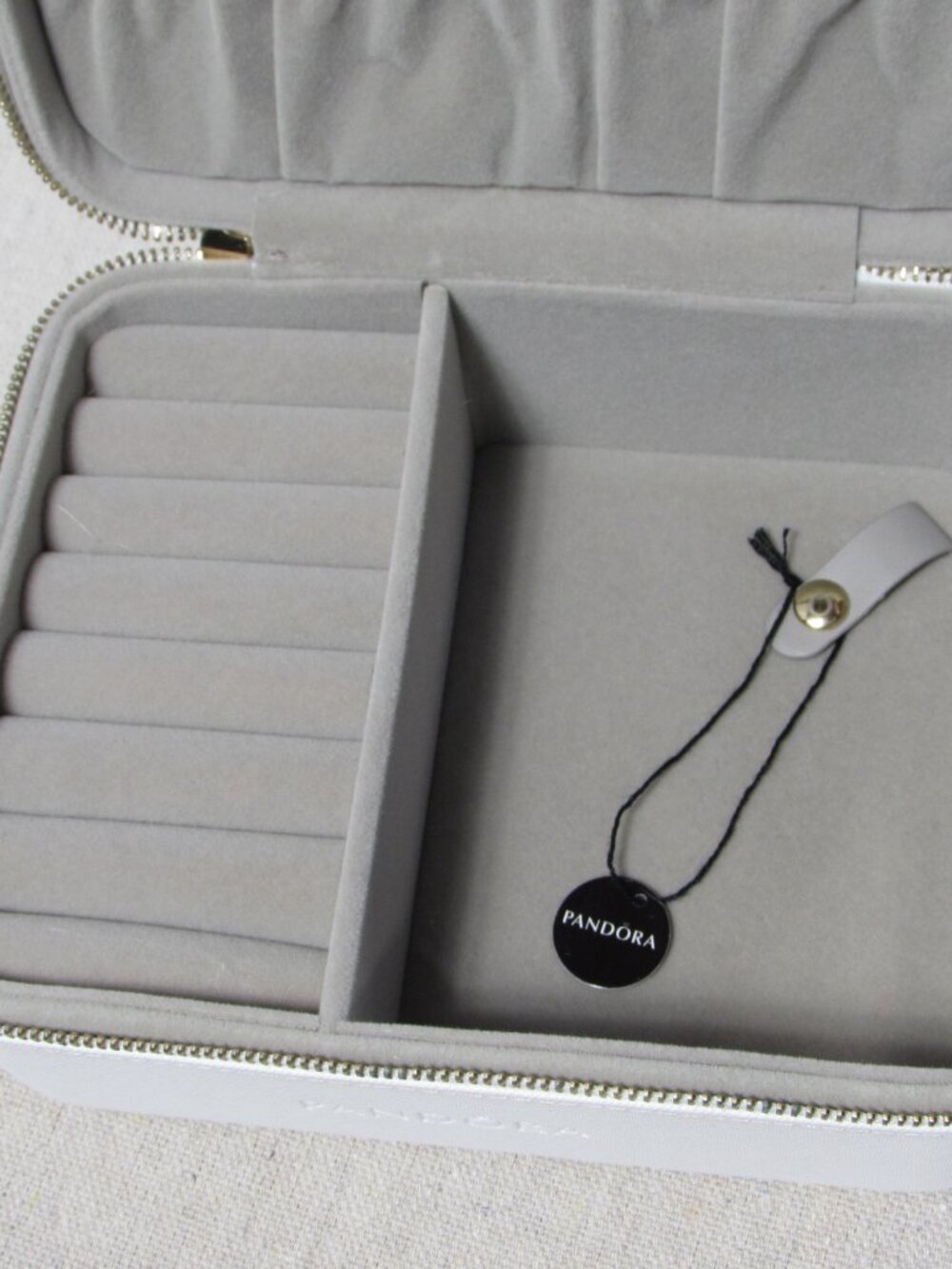 Pandora White Travel Jewelry Box Embossed Floral Gold Zipper Gray Velvet Lining - Picture 9 of 16